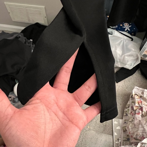 Matching set top is XL bottoms Large runs small - Picture 4 of 9